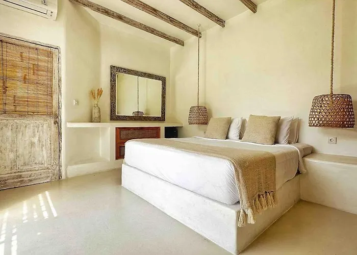 Arya Large 200sqm 2br Pool Bumbak * Canggu (Bali)