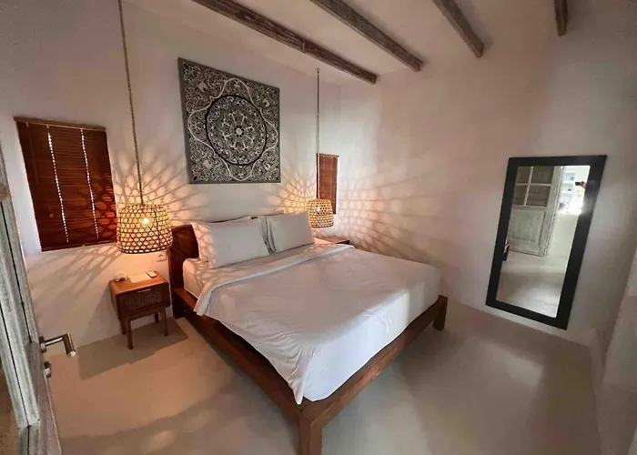 Arya Large 200sqm 2br Pool Bumbak Canggu (Bali)