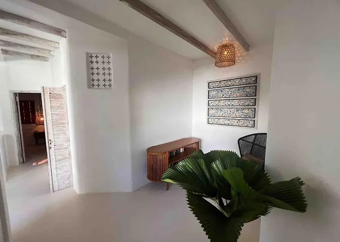 Arya Large 200sqm 2br Pool Bumbak Villa