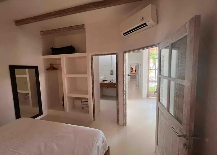 Arya Large 200sqm 2br Pool Bumbak *